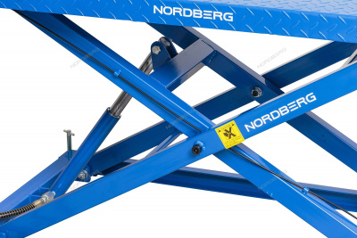 Подъемник для мото и квадроциклов с пневмоприводом, г/п 680 кг NORDBERG N4M4