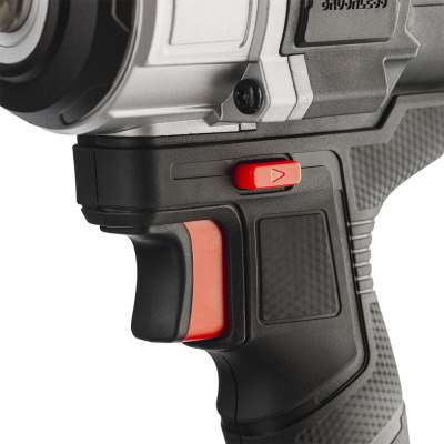 Гайковерт ударный аккумуляторный 1/2", 20В, 2*4Ач, 800 Нм RUNTEC TECHNIC