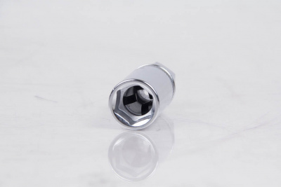 Головка, 3/8", 16 мм, торцевая, 6-гранная, глубокая, свечная Licota