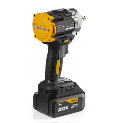 Гайковерт ударный аккумуляторный 1/2", 20В, 2*4Ач, 650Нм RUNTEC PRO